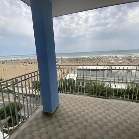 Beachside Comfort In A Great Location