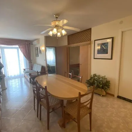 Beachside Comfort In A Great Location *