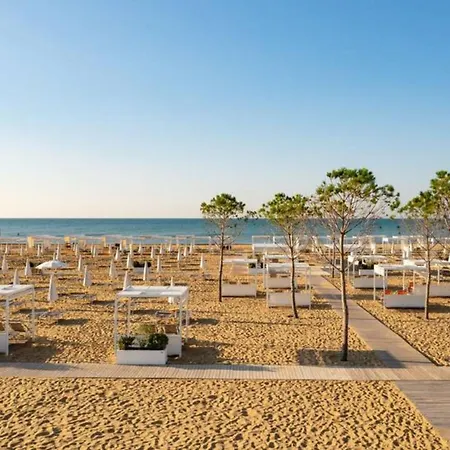Apartment Beachside Comfort In A Great Location *